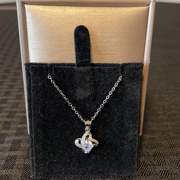 18” sterling silver necklace with Pendent New - Picture 15 of 16